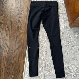 Lululemon Mid- rise wunderunder